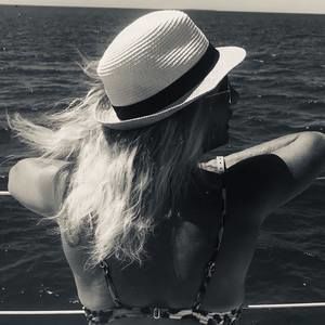 Meet your Posher, Martine